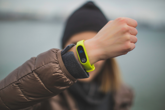 The Ultimate Guide to Choosing the Right Fitness Tracker: A B2B Perspective for Manufacturers and Retailers